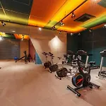 Studio Nova Republica Piscina, Academia, Metro!